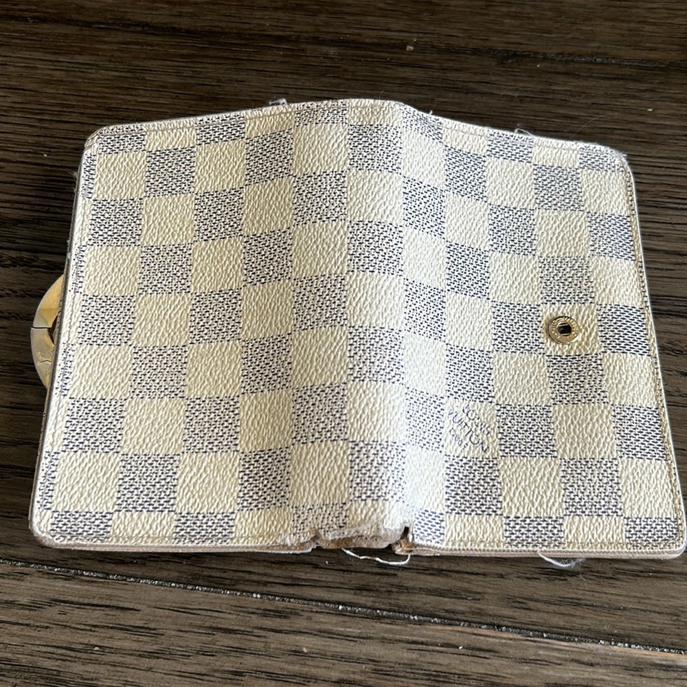 LV Damier Azur Kisslock Wallet - Picture 14 of 16